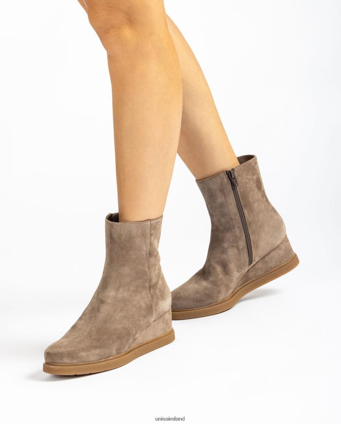 Brown 80842D948 Kids Unisa Suede ankle boot with a zip on the inside