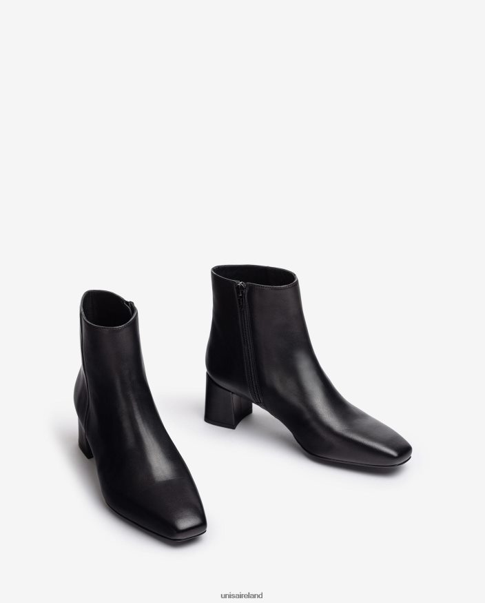 Graceful 80842D1016 Women Unisa Square toe ankle boot with a zip