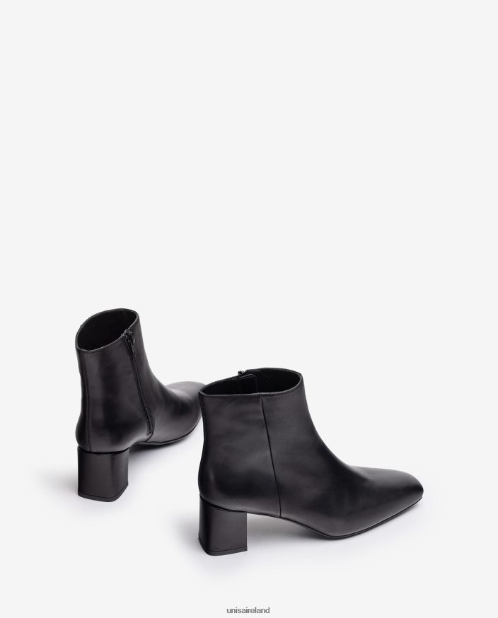 Graceful 80842D1016 Women Unisa Square toe ankle boot with a zip