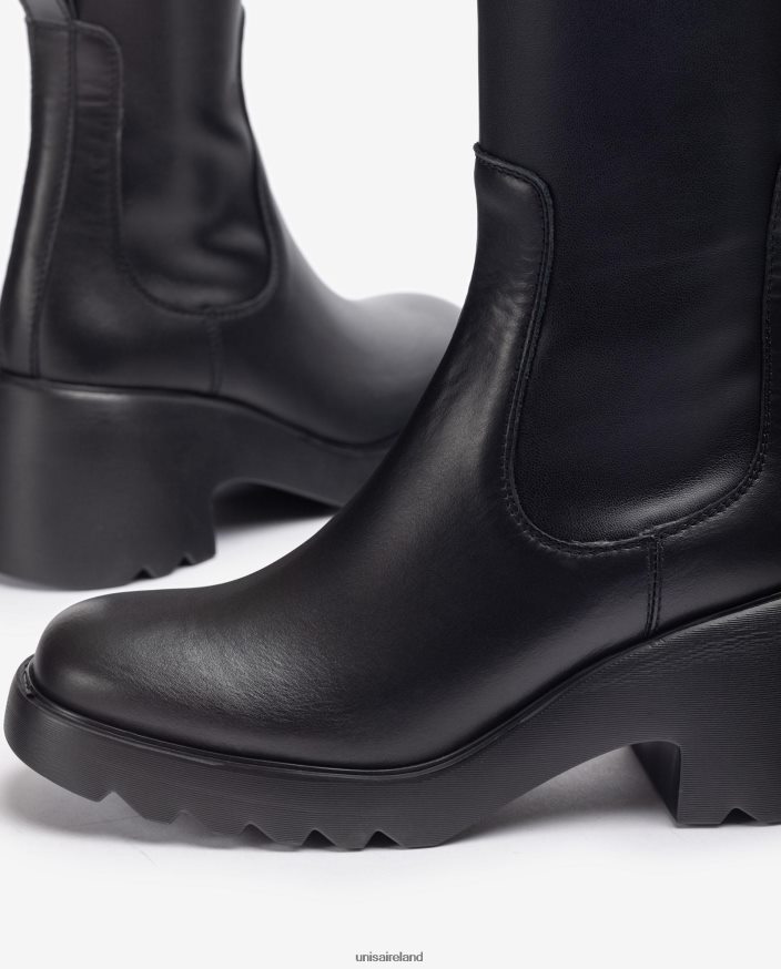 Graceful 80842D1036 Women Unisa Boot with a zip on the inside and a rubber sole