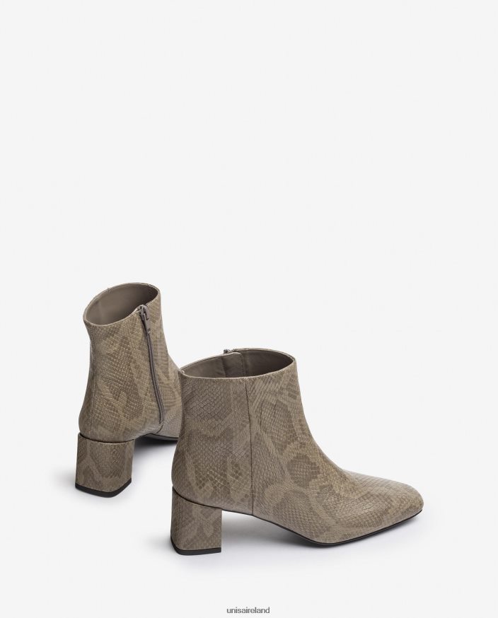 Graceful 80842D981 Women Unisa Square toe ankle boot with a zip