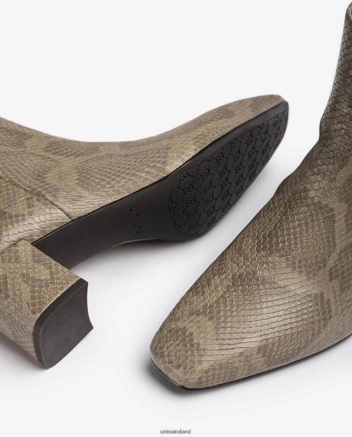 Graceful 80842D981 Women Unisa Square toe ankle boot with a zip